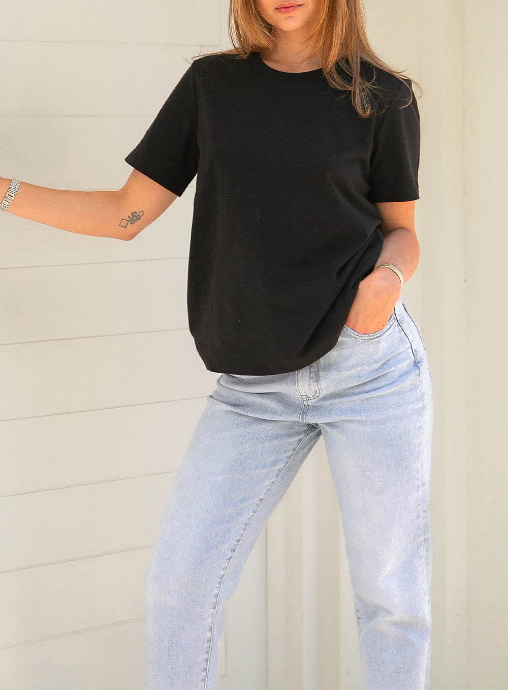 Black organic cotton short sleeve basic t-shirt