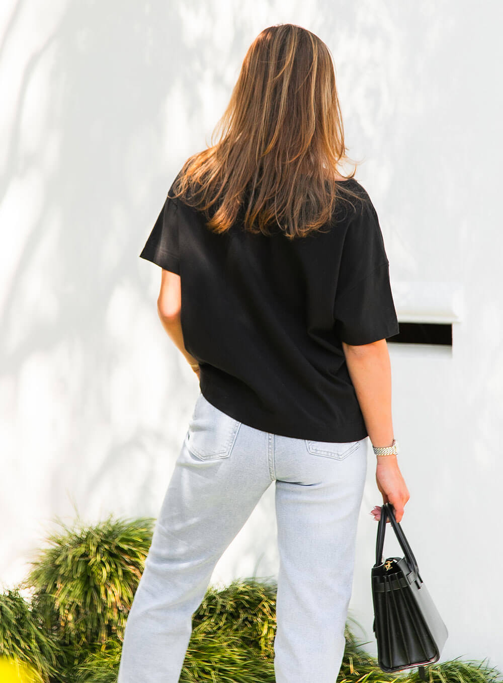 The Celeste Organic Cotton t-shirt is designed to be loose fit through teh body, slightly cropped in length, loose crew neck line with self fabric neck trim.