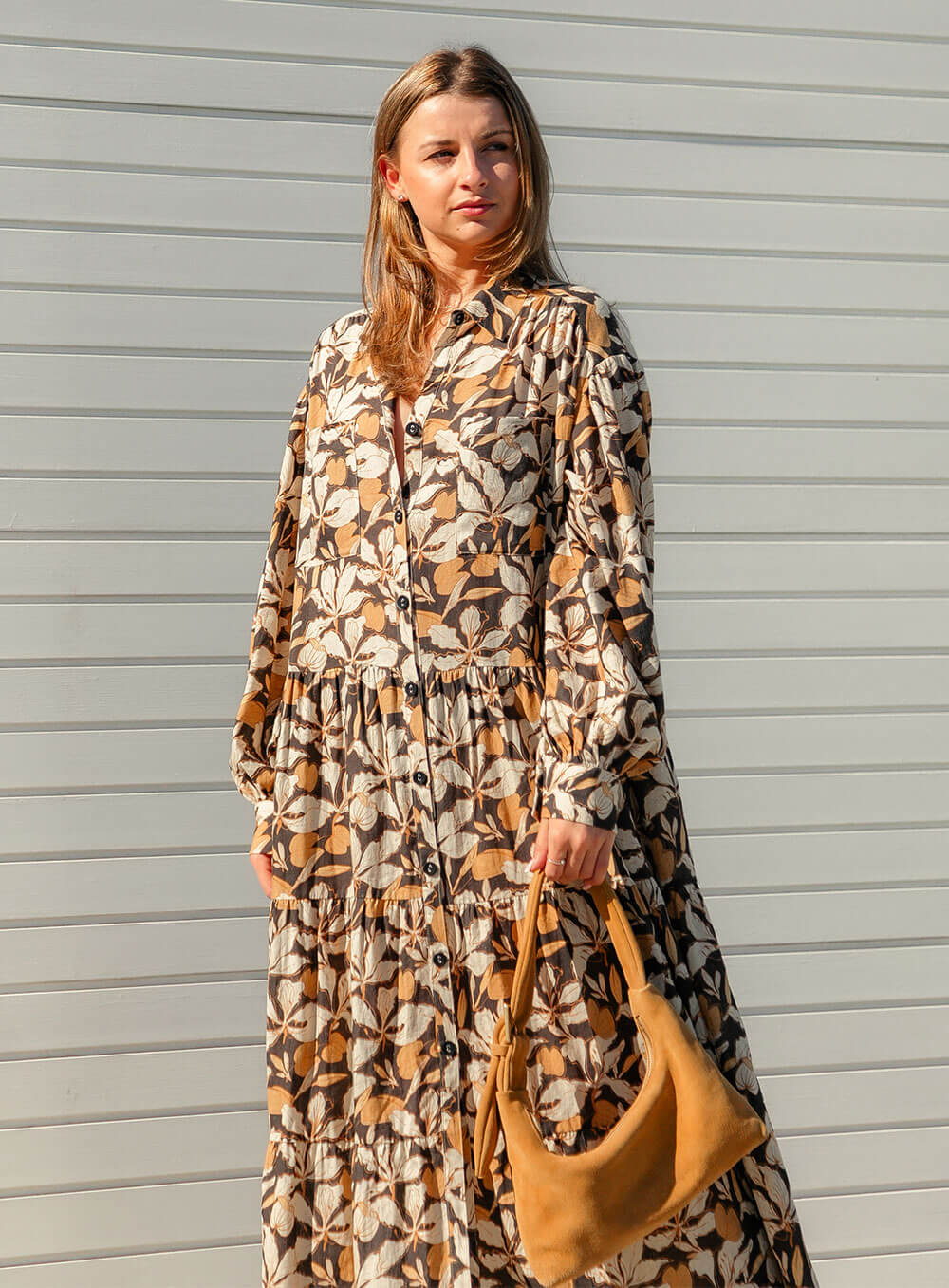 The Maddie Linen Print dress is made from 100% linen, It's overised layers drape over rhe body flowing effortlessly.
