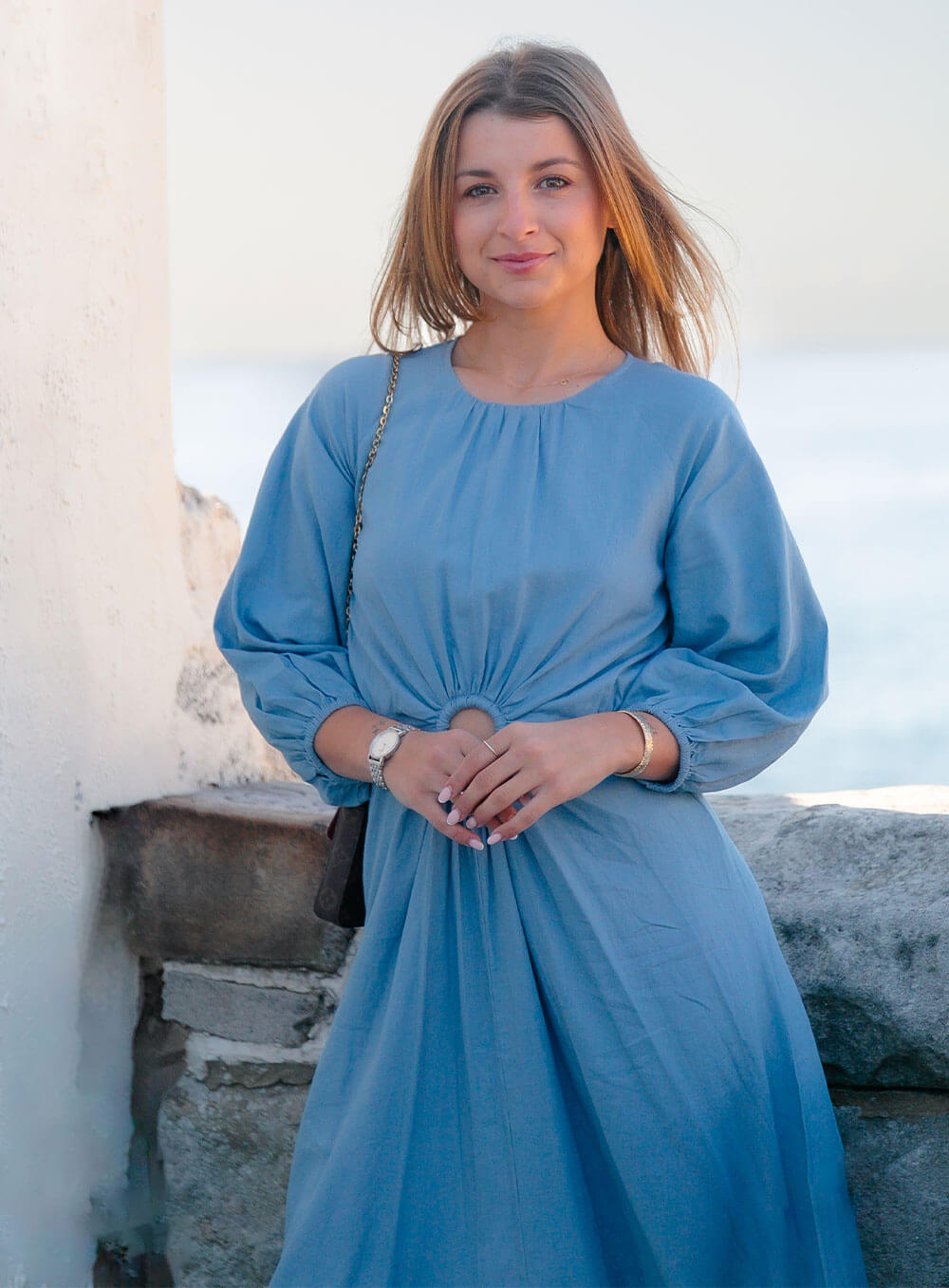 The Margot Linen mid length dress in Nightshade features an invisible zip in centre back, strategically placed side cut outs. Circle detail centre front.