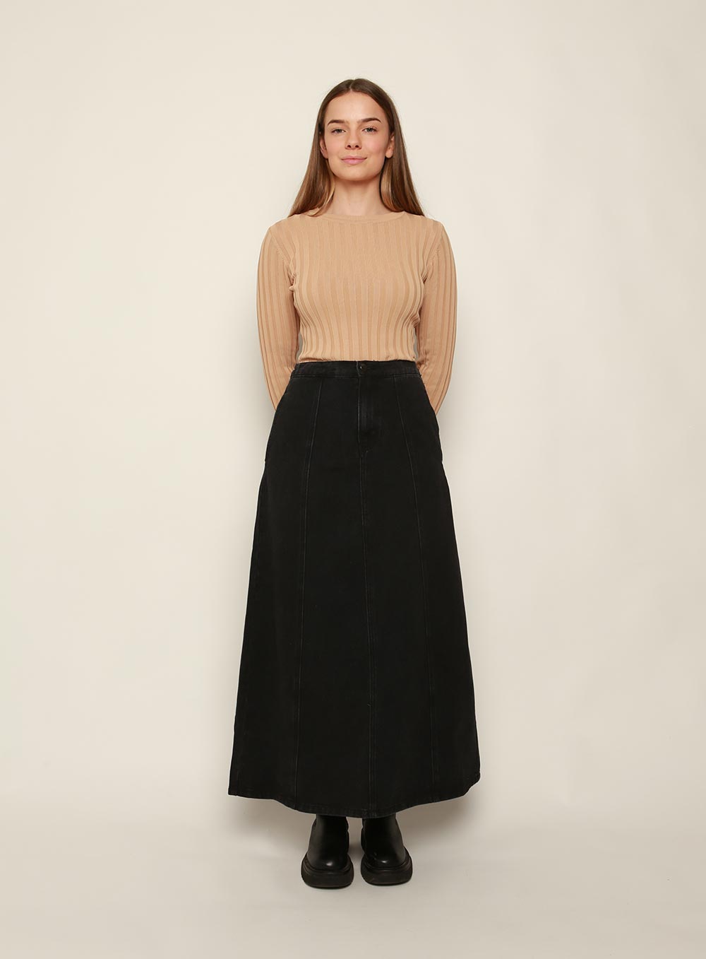 Stassy Midi Skirt-Black