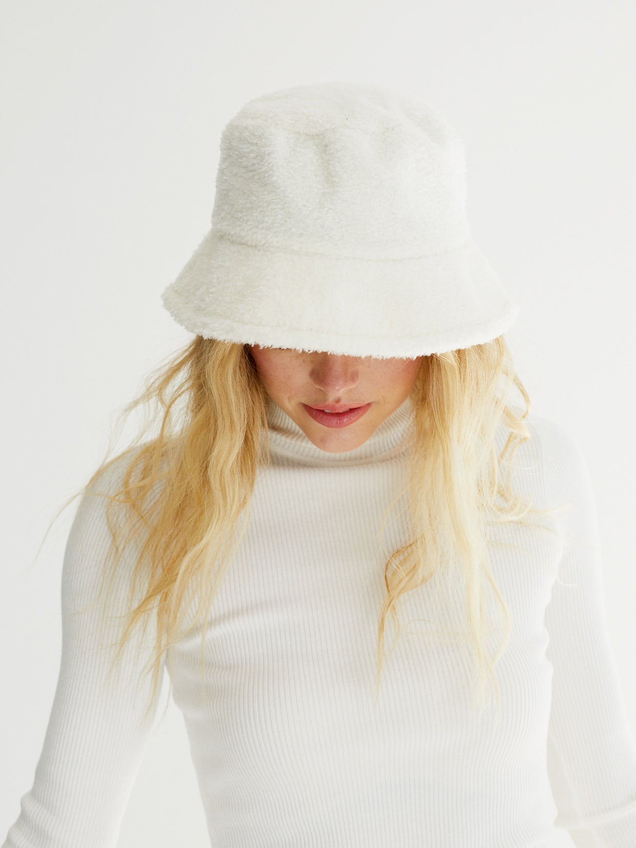 Jamie Bucket Hat-White